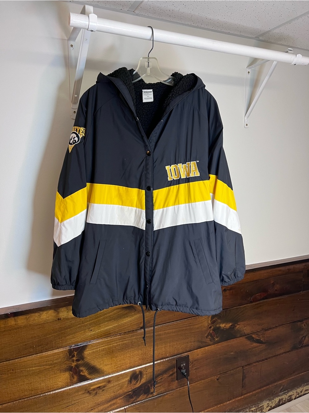 VS Pink Iowa Hawkeyes Windbreaker Jacket Sherpa Lined- M